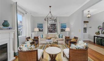 30 Bull St, Newport, RI 02840