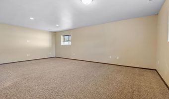 2020 S Lawson St, Aberdeen, SD 57401