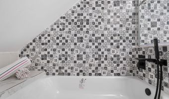 5 Bond St, Brookline, NH 03033