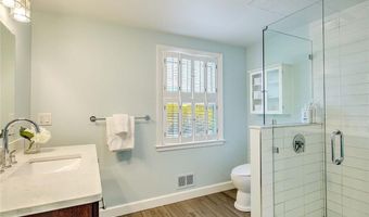 25 Belton Dr, Barrington, RI 02806