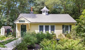 96 Steamboat St, Jamestown, RI 02835