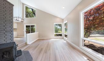 1275 Summit Lake Dr, Angwin, CA 94508