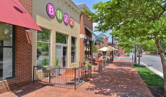 625 SLATERS Ln 201, Alexandria, VA 22314