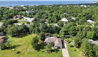 210 Henley Pl, Bay St. Louis, MS 39520