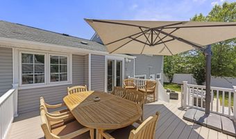 522 Mackey Ave, Belford, NJ 07718