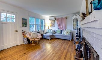 17 Beach Ave, Amagansett, NY 11930