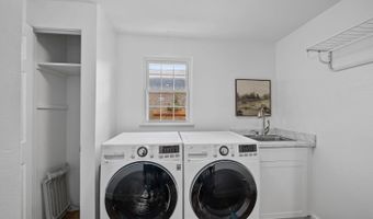 3923 MCCOMB Ave, Cheyenne, WY 82001