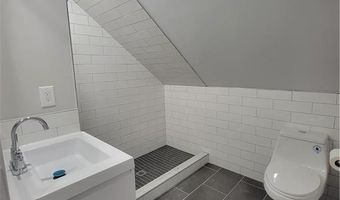 230 Garfield Ave 3rd floor, Bridgeport, CT 06606