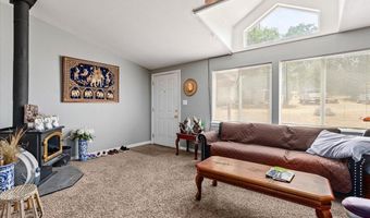16605 Lassen Ave, Anderson, CA 96007