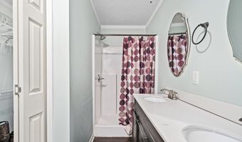 4871 New Window Cliff Rd, Baxter, TN 38544