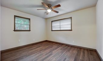 112 Oak St, Arkoma, OK 74901