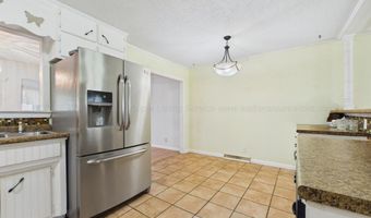 924 CRESTVIEW Ln, Adamsville, AL 35005