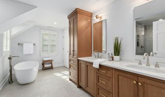 39 Leeuwarden Rd, Darien, CT 06820