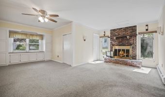 47 Fayette Ln, Aberdeen, NJ 07747