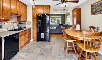 33 Hawthorne Ct, Albany, NY 12211