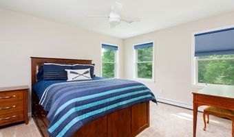12 Fawn Ridge Dr, Brookfield, CT 06804