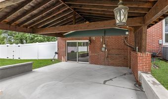4301 Chantel Dr, Alton, IL 62002