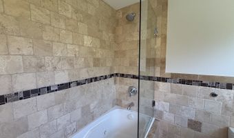 1550 W GOLDENGATE Dr, Addison, IL 60101