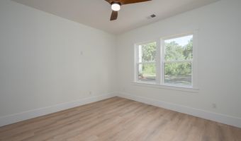 13 Woods Ln, Beaufort, SC 29907