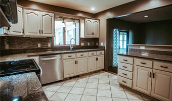 610 25th St SW, Austin, MN 55912