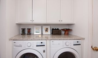 4471 Hillside Ct, Ann Arbor, MI 48105