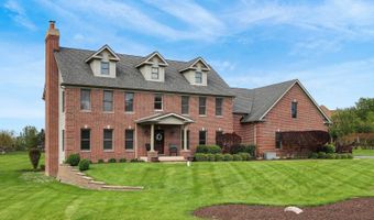 575 Hidden Creek Dr, Antioch, IL 60002