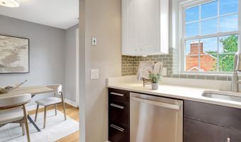 3052 S BUCHANAN St #C1, Arlington, VA 22206