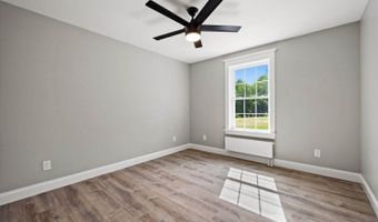 633 Streamside Ave, Hermon, ME 04401