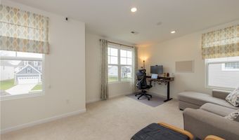 766 River Run Rd, Aurora, OH 44202