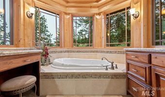 1533 Pine Lakes Ranch Dr, Cascade, ID 83611