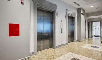 880 N POLLARD St N 923, Arlington, VA 22203