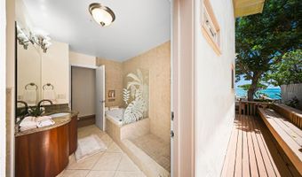 846 Mokulua Dr, Kailua, HI 96734