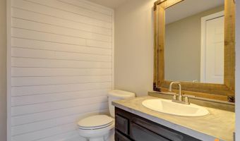 10620 Commodore Dr, Anchorage, AK 99507