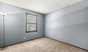 409 Maplewood Dr, Antioch, IL 60002