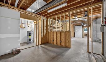 646 S Country Estates Ln, Bloomfield, IN 47424