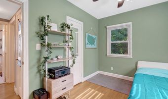 1404 N ROOSEVELT St N, Arlington, VA 22205