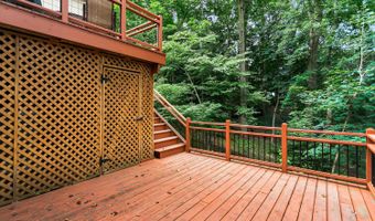 44 Tall Tree Rd, Middletown, NJ 07748