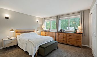 6150 Collins Cir, Anchorage, AK 99502