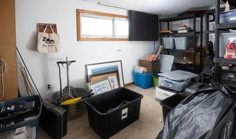 130 Delta Dr, Algonac, MI 48001