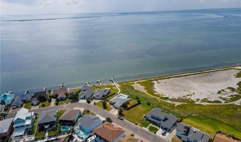 213 Bayview Dr, Aransas Pass, TX 78336