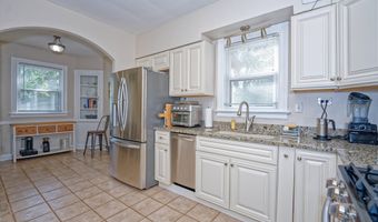 5 Kakely St, Albany, NY 12208