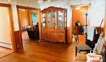 27 Warwick Ave, Athol, MA 01331