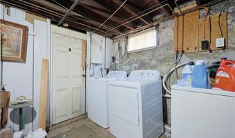 10 Walnut St, East Providence, RI 02914