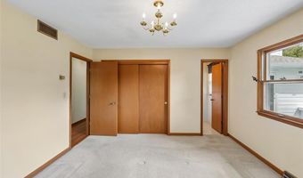2818 Eisenhower Ave, Ames, IA 50010