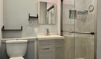 8 Cummings Ln, Bella Vista, AR 72715