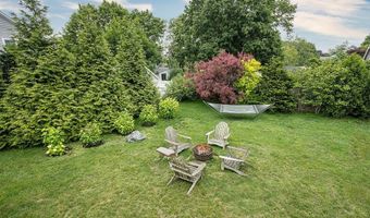 50 Cole St, Jamestown, RI 02835