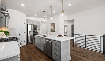 4044 SADDLEBACK Ln, Cheyenne, WY 82001