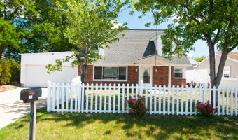 131 Veeder Ln, Bayville, NJ 08721