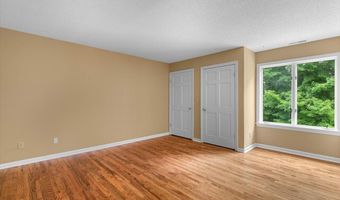 1 Mountaincrest Dr, Cheshire, CT 06410