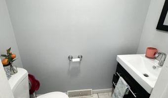 174 Williamsburg Ct, Albany, NY 12203